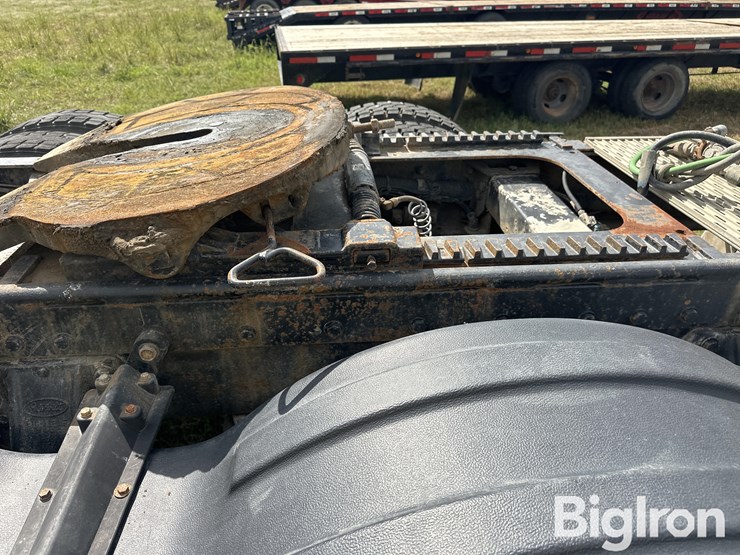 1999-peterbilt-379-image-10