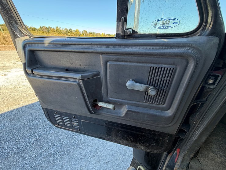 ford-f700-image-28