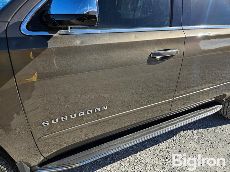 2016-chevrolet-suburban-image-16