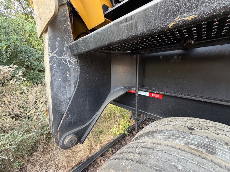 caterpillar-559c-image-38