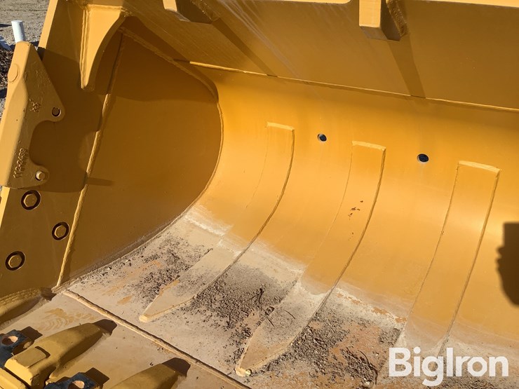 2024-caterpillar-336-image-12