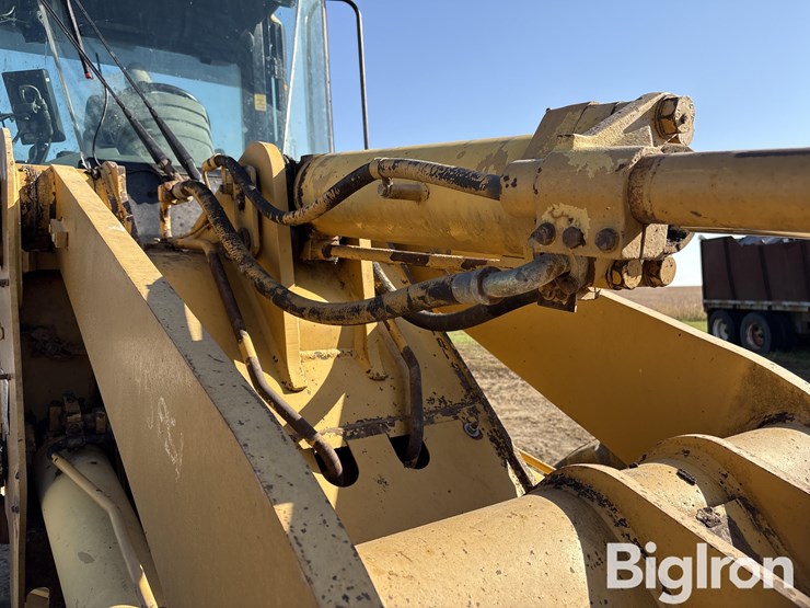 2002-caterpillar-938g-image-18