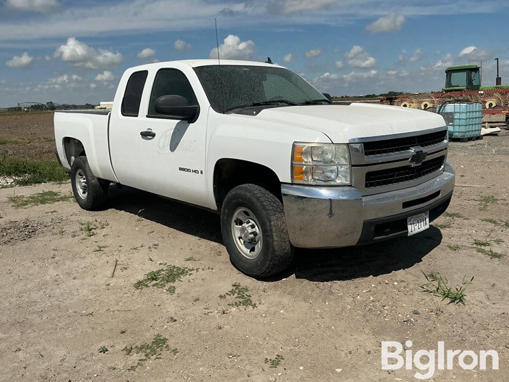 2008-chevrolet-silverado-2500-image-3