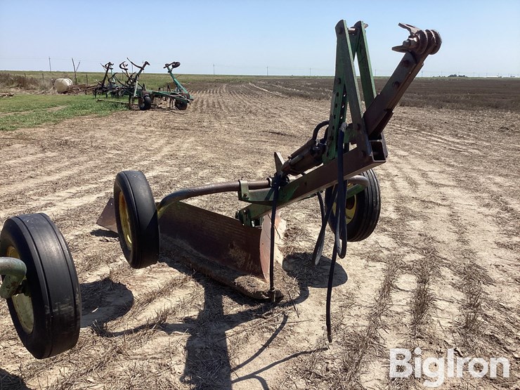 john-deere-12-image-3
