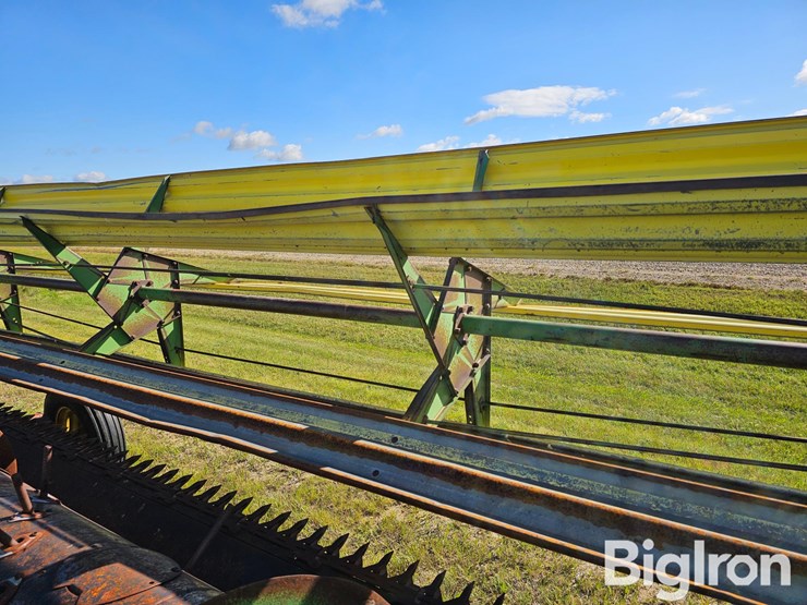 john-deere-224-image-16