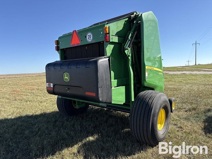 2022-john-deere-560m-image-5