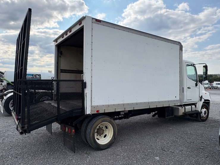 #29361-•-2009-hino-single-axle-box-truck-image-3