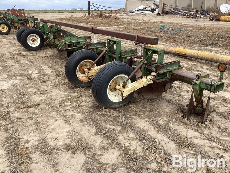john-deere-28-image-1