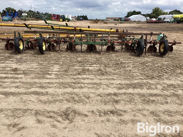 john-deere-28-image-2