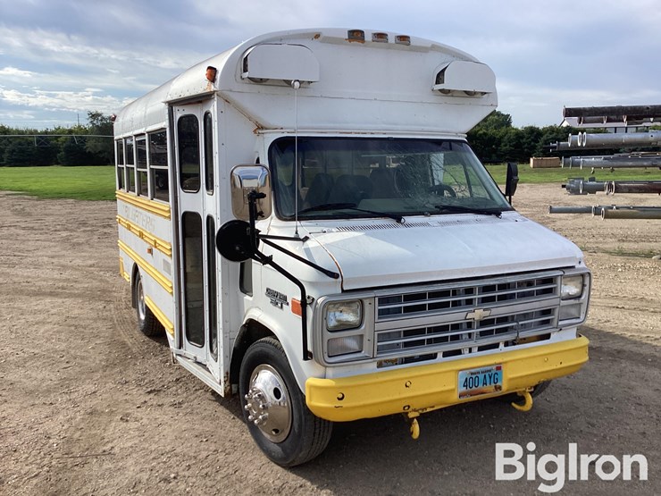 1991-chevrolet-g30-image-3