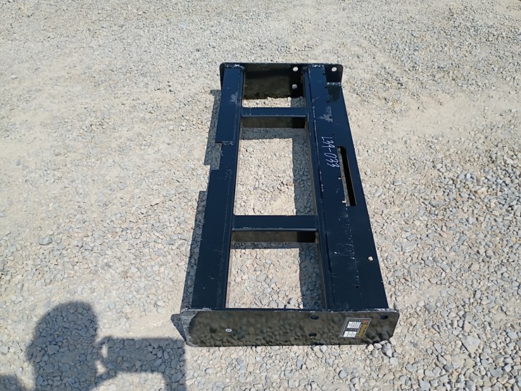 #l39-033-•-wolverine-pallet-fork-frame-skid-steer-attachment-image-2