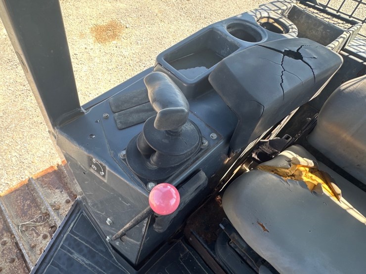 2014-deere-650k-lgp-image-7