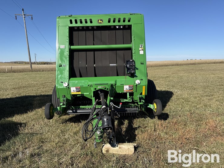 2022-john-deere-560m-image-2
