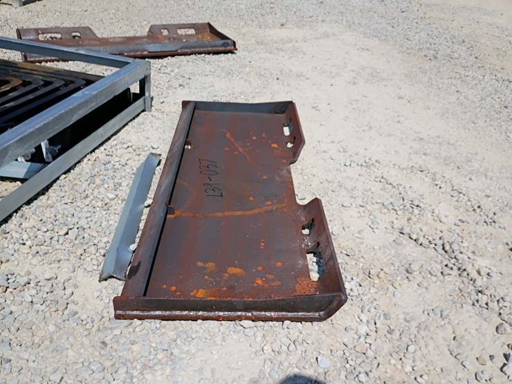 #l39-039-•-heavy-duty-mounting-plate-skid-steer-attachment-image-4