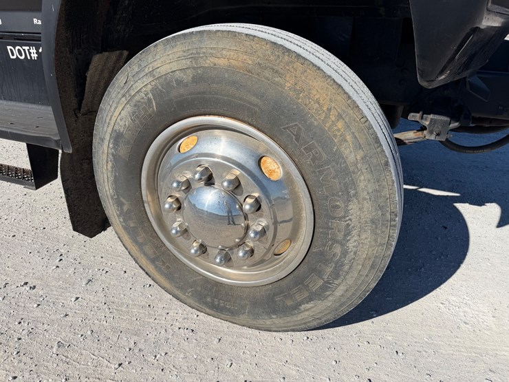 ford-f700-image-12