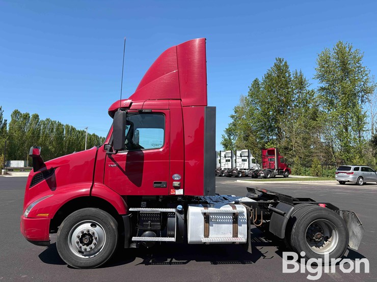 2018-volvo-vnr42t-truck-tractor-image-8