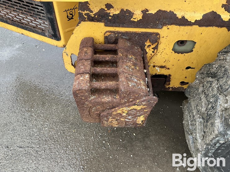 2009-john-deere-325-image-14