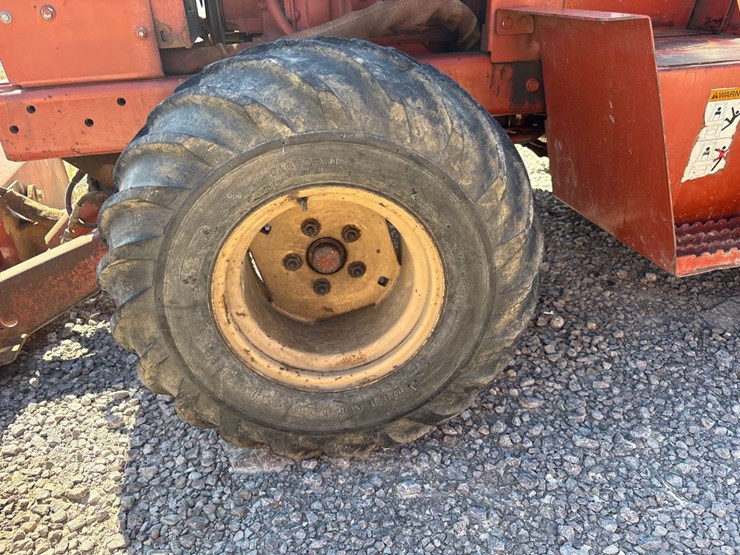 2002-ditch-witch-3700-image-9
