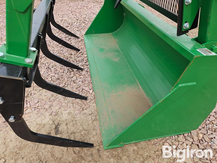 2024-john-deere-158-image-9