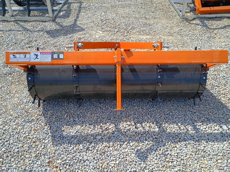 #l39-002-•-wolverine-3-point-roller-w/-spikes-image-1