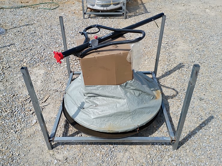 #l39-014-•-landhonor-walk-behind-power-trowel-image-2