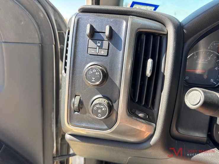 2015-chevrolet-2500hd-image-38