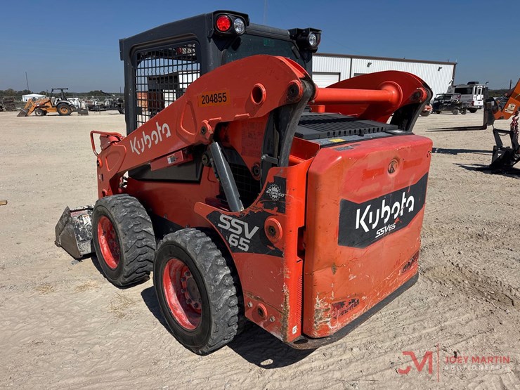 2021-kubota-ssv65-image-3
