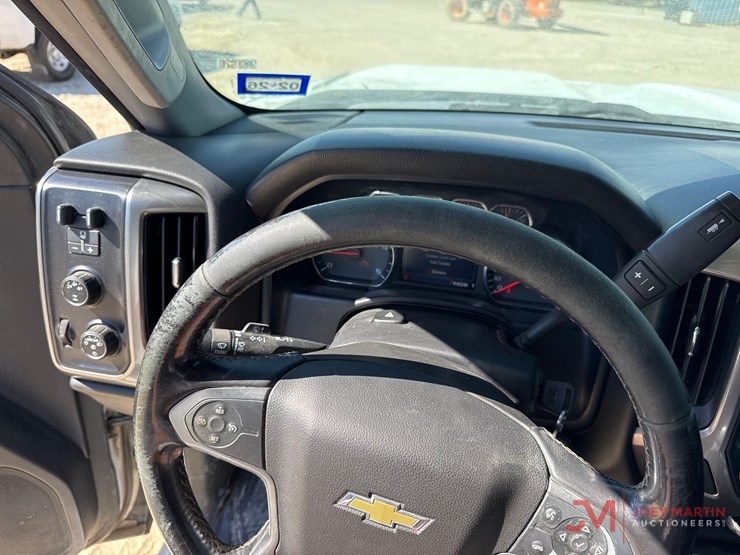2015-chevrolet-2500hd-image-31