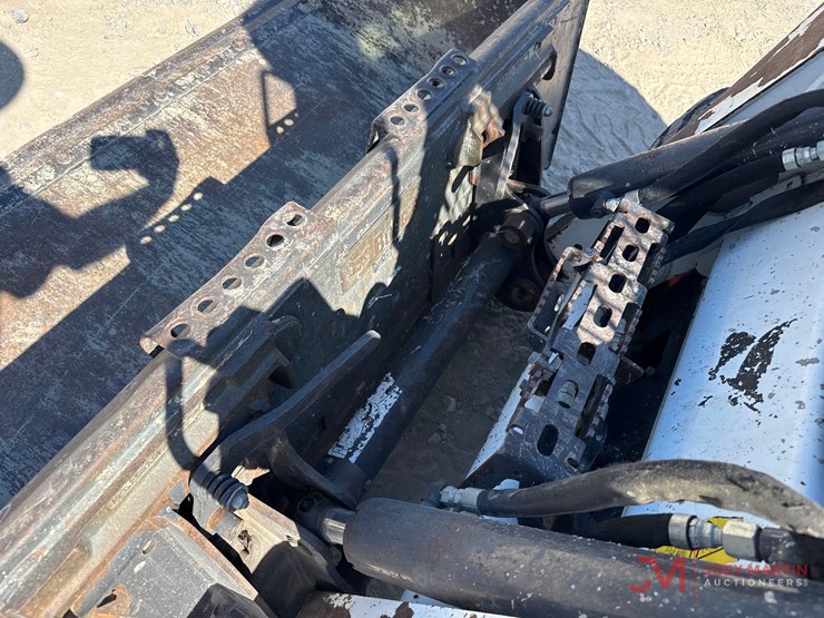 2021-bobcat-s590-image-6