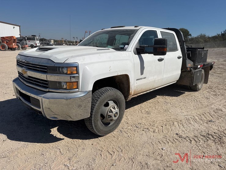2017-chevrolet-3500hd-image-6