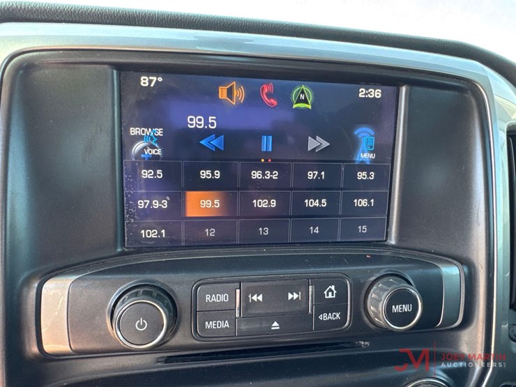 2015-chevrolet-2500hd-image-35