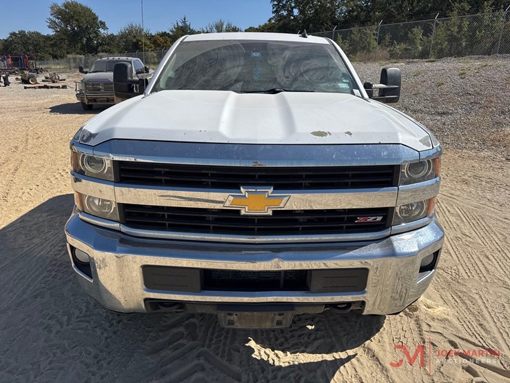 2015-chevrolet-2500hd-image-5