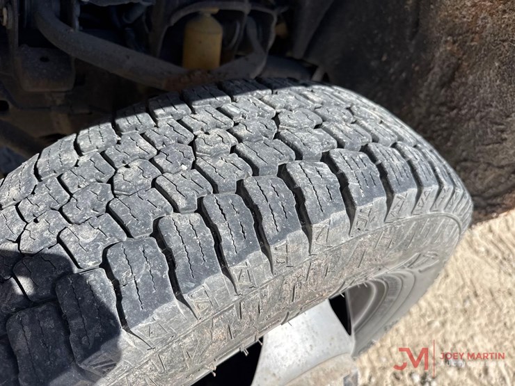 2017-chevrolet-3500hd-image-8