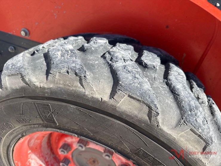 2021-kubota-ssv65-image-9