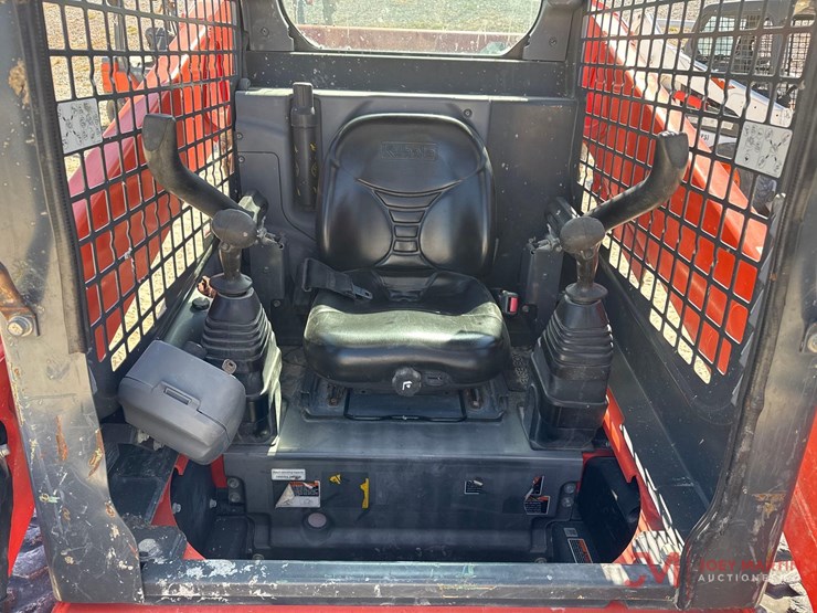 2021-kubota-ssv65-image-13