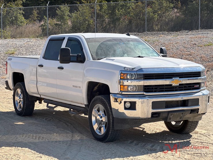 2015-chevrolet-2500hd-image-1