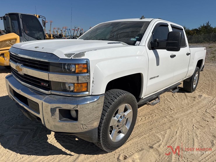 2015-chevrolet-2500hd-image-4