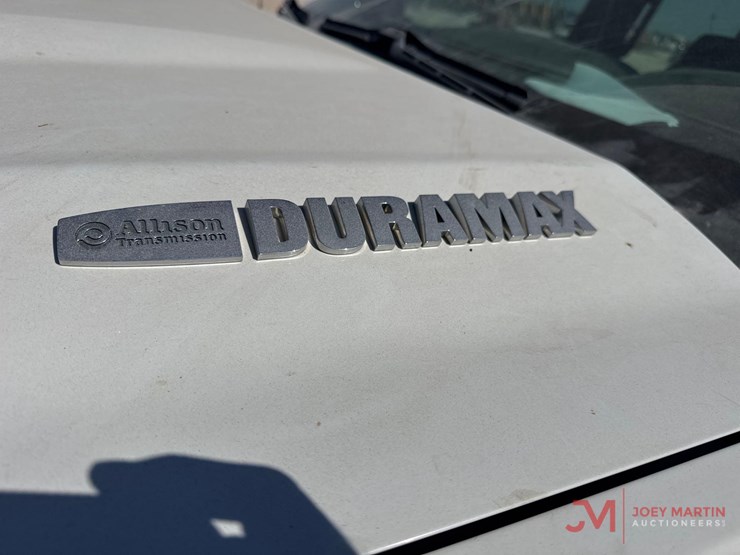 2017-chevrolet-3500hd-image-9