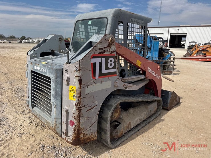 2016-takeuchi-tl8-image-1
