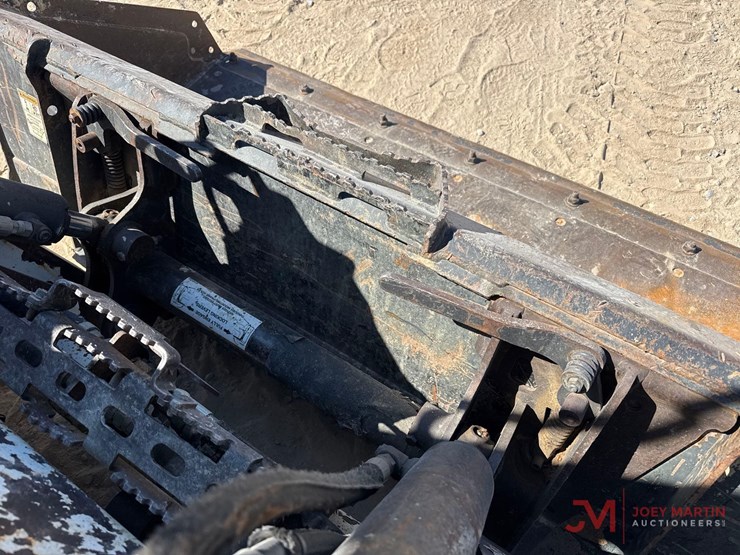 2021-bobcat-s590-image-14