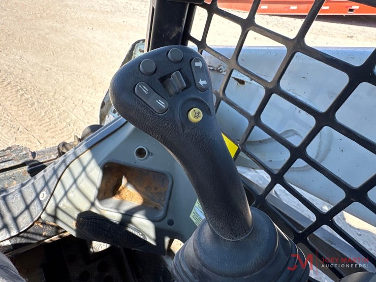 2021-bobcat-s590-image-16