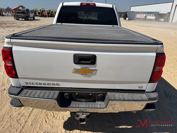 2015-chevrolet-2500hd-image-12