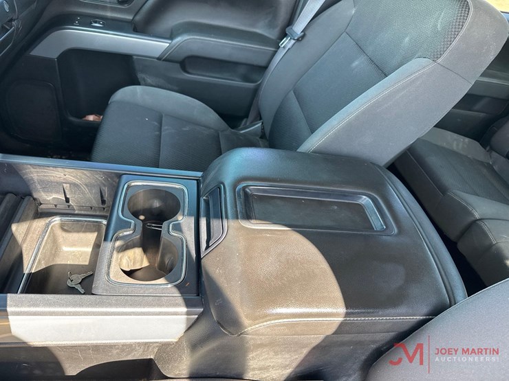 2015-chevrolet-2500hd-image-27