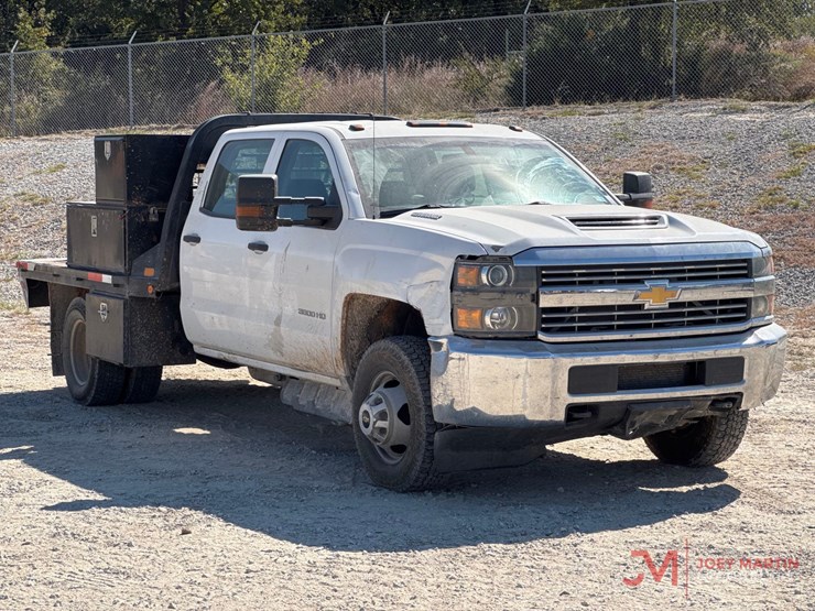 2017-chevrolet-3500hd-image-1