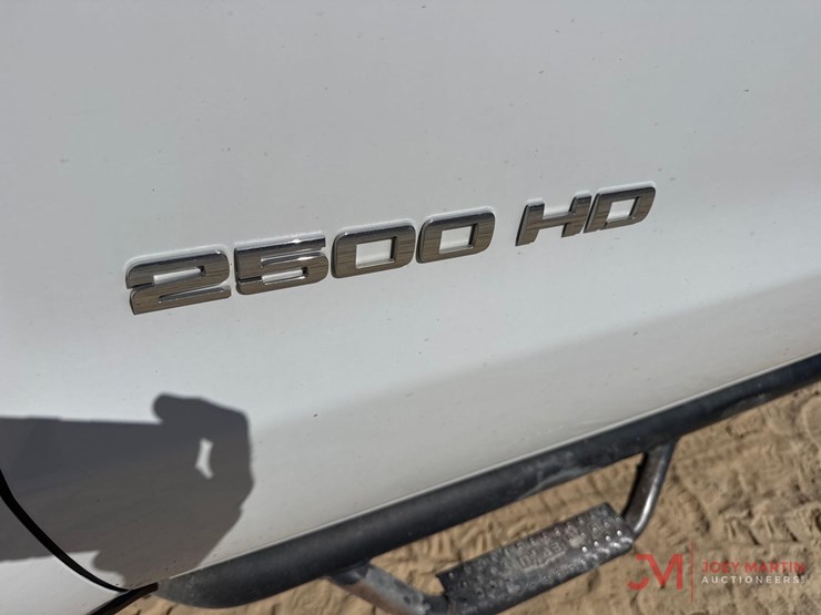 2015-chevrolet-2500hd-image-9