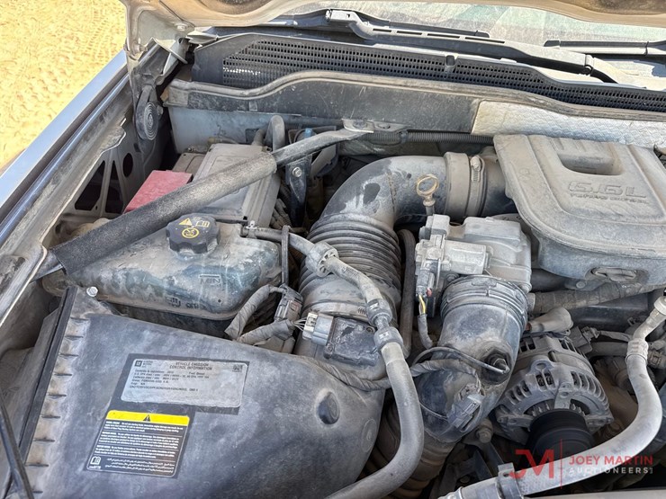 2015-chevrolet-2500hd-image-19