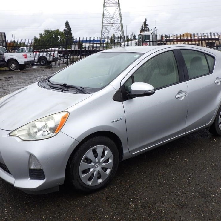 2014 Toyota Prius C Sedan
