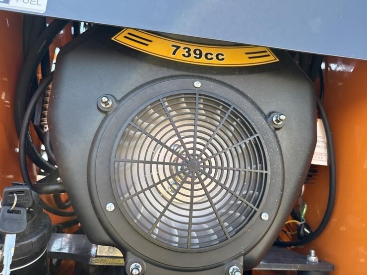 landhonor-23-hp-epa-gasoline-engine-mini-skid-image-5