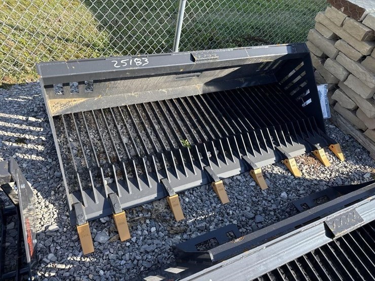 landhonor-78-inch-skid-steer-rock-bucket-image-1