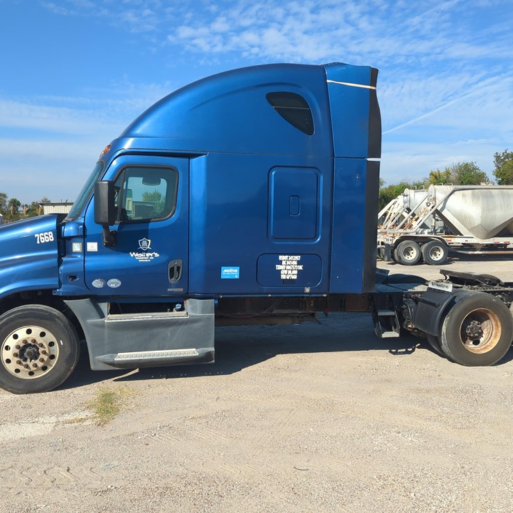 2015 FREIGHTLINER CASCADIA 125